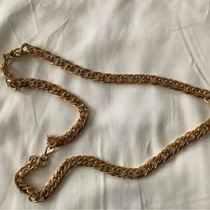 Chunky gold tone necklace